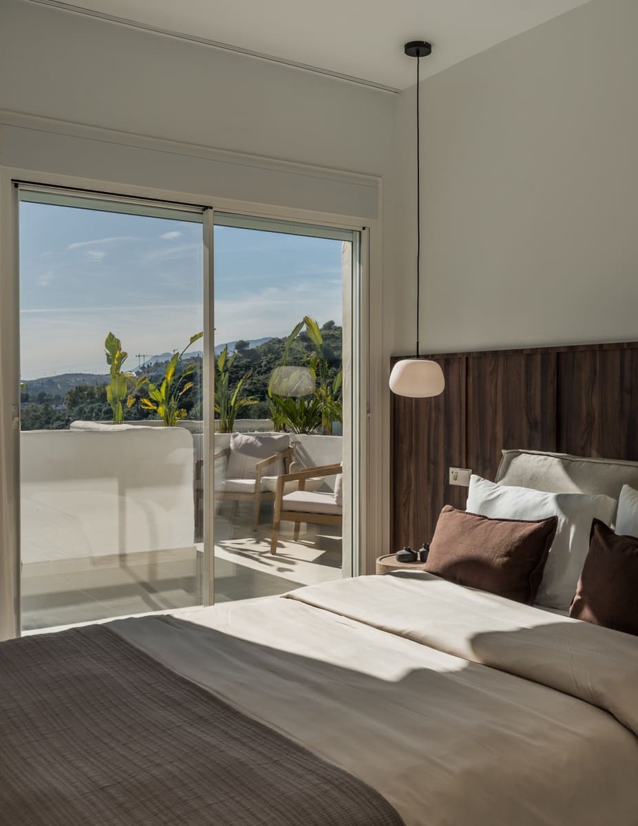 Ático de 3 habitaciones en Nueva Andalucia en venta con piscina garaje - 1.695.000 € (Ref: 9804211)