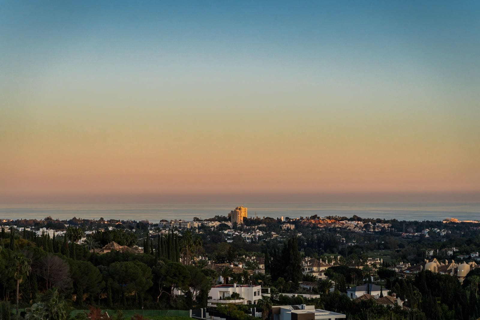 Ático de 3 habitaciones en Nueva Andalucia en venta con piscina garaje - 1.695.000 € (Ref: 9804211)