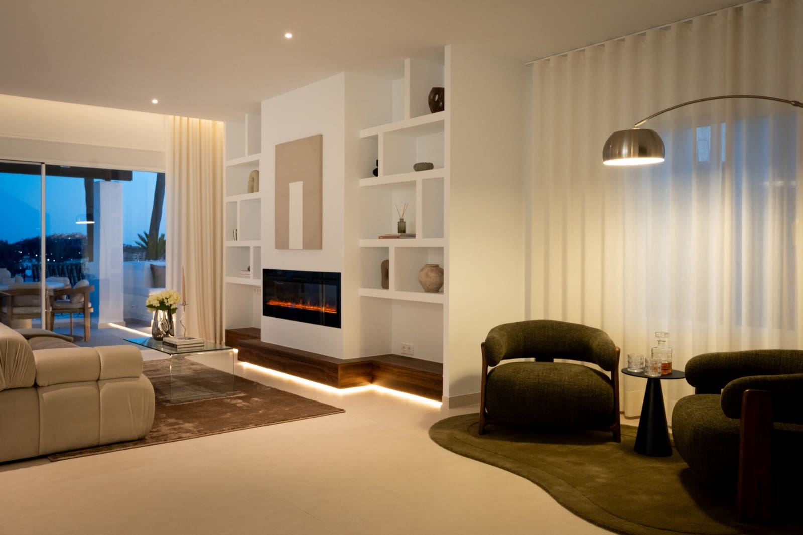 Ático de 3 habitaciones en Nueva Andalucia en venta con piscina garaje - 1.695.000 € (Ref: 9804211)