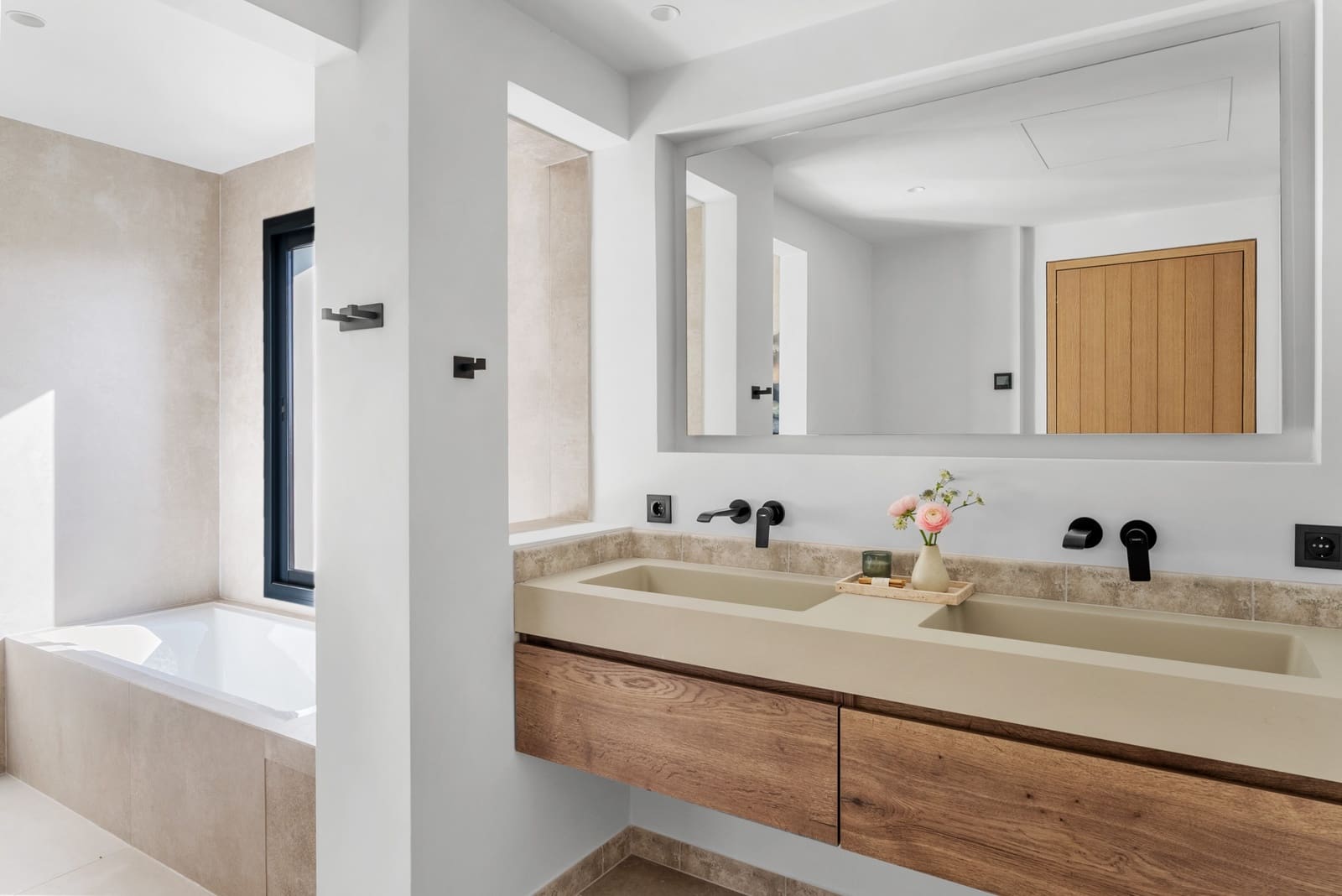 4 chambre Villa/Maison à vendre à Nueva Andalucia avec piscine garage - 2 895 000 € (Ref: 9804212)