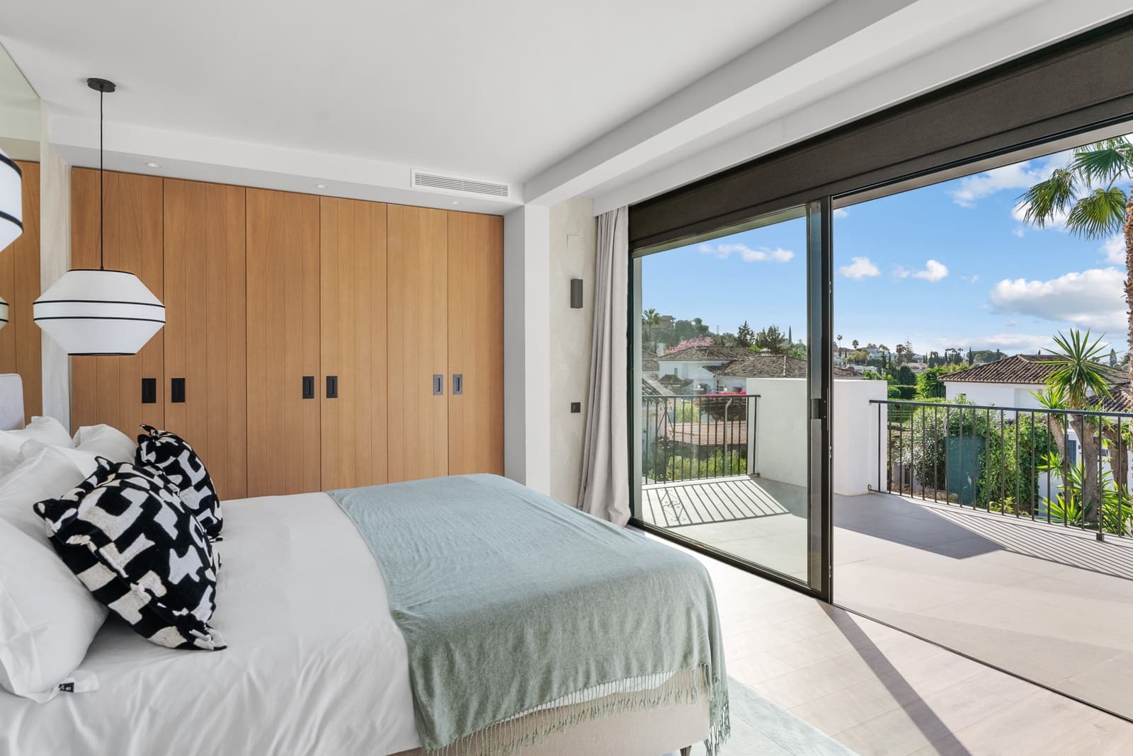 4 chambre Villa/Maison à vendre à Nueva Andalucia avec piscine garage - 2 895 000 € (Ref: 9804212)