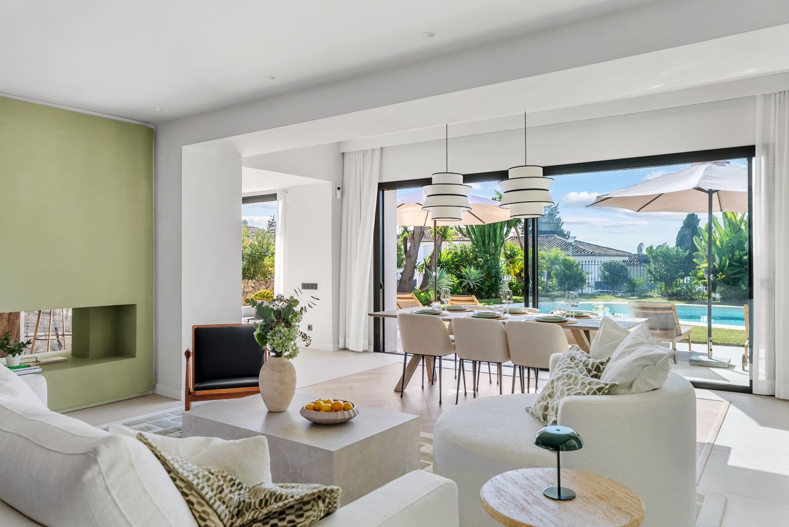 4 chambre Villa/Maison à vendre à Nueva Andalucia avec piscine garage - 2 895 000 € (Ref: 9804212)