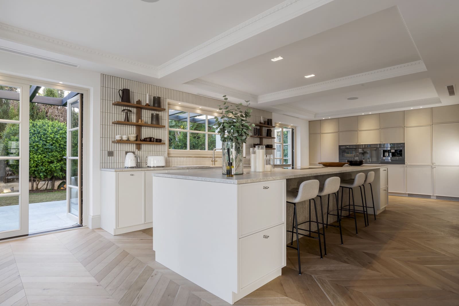 5 soveværelse Villa til salg i Nueva Andalucia med swimmingpool garage - € 11.750.000 (Ref: 9806384)