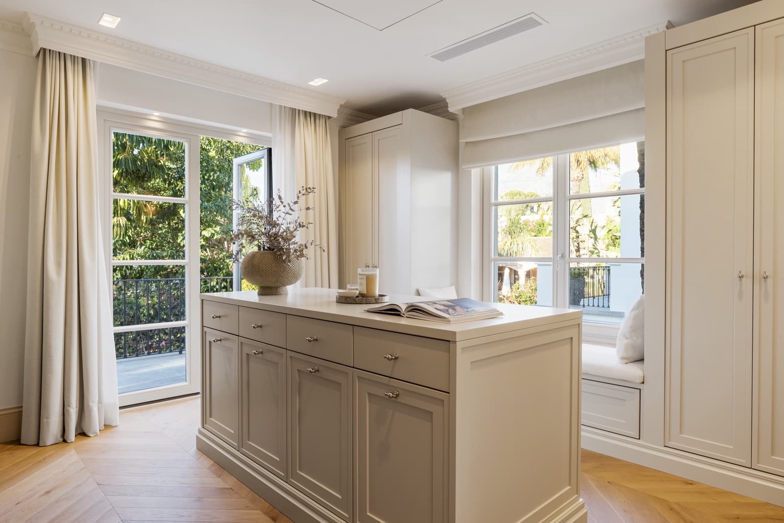 5 soveværelse Villa til salg i Nueva Andalucia med swimmingpool garage - € 11.750.000 (Ref: 9806384)