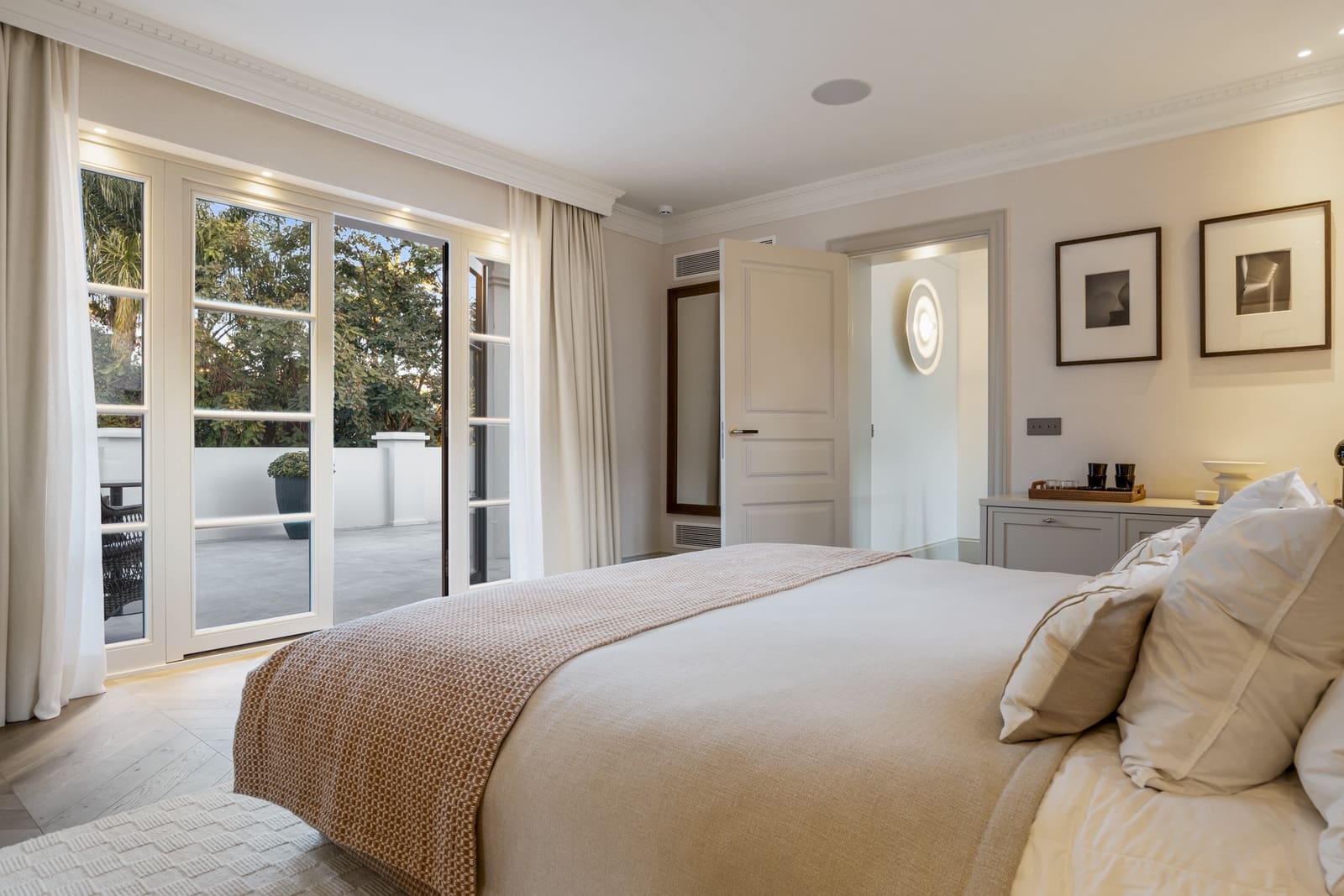 5 soveværelse Villa til salg i Nueva Andalucia med swimmingpool garage - € 11.750.000 (Ref: 9806384)