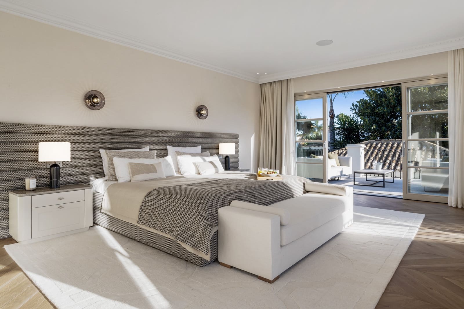 5 soveværelse Villa til salg i Nueva Andalucia med swimmingpool garage - € 11.750.000 (Ref: 9806384)