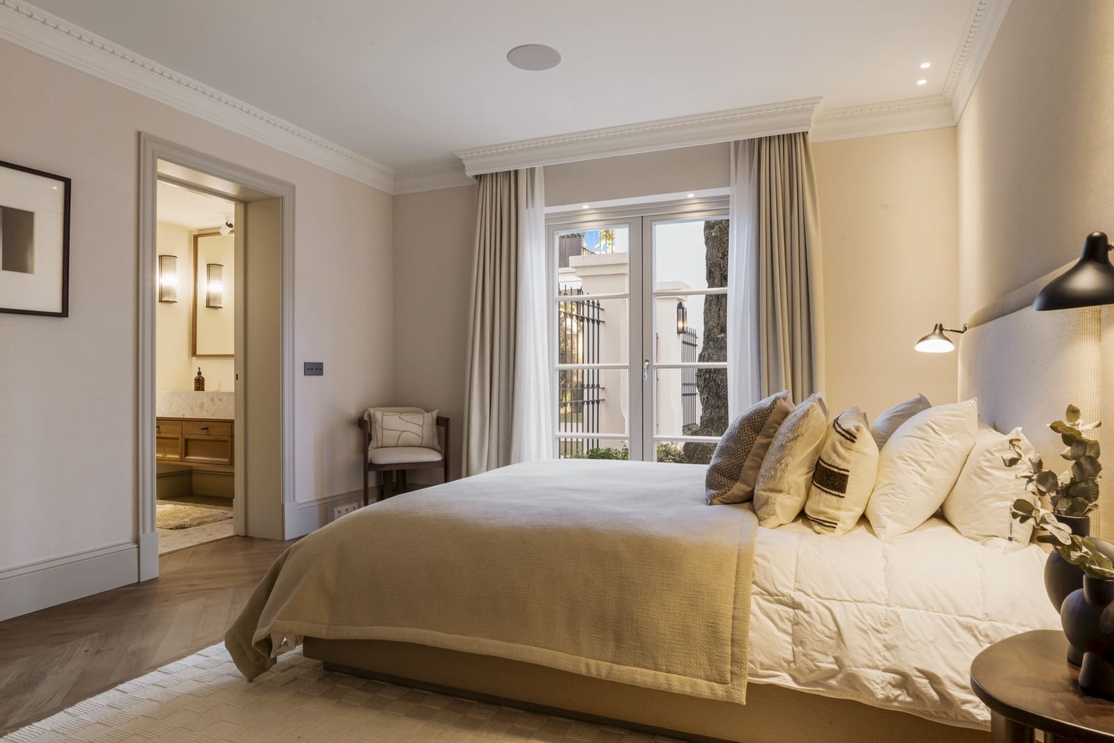 5 soveværelse Villa til salg i Nueva Andalucia med swimmingpool garage - € 11.750.000 (Ref: 9806384)