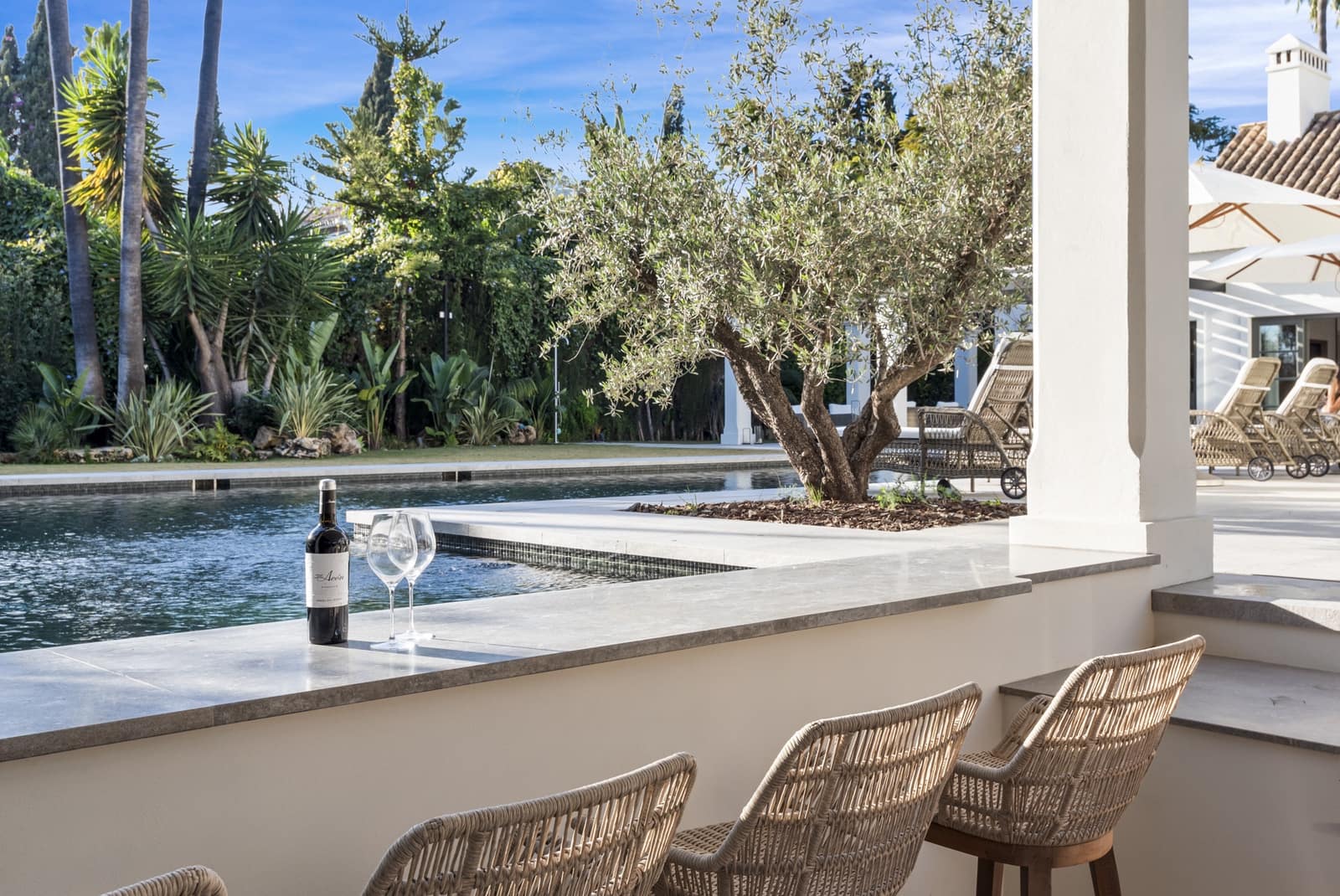 5 soveværelse Villa til salg i Nueva Andalucia med swimmingpool garage - € 11.750.000 (Ref: 9806384)