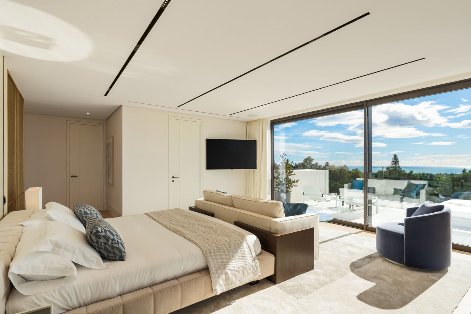 5 slaapkamer Villa te koop in Marbella met zwembad garage - € 13.500.000 (Ref: 9806385)