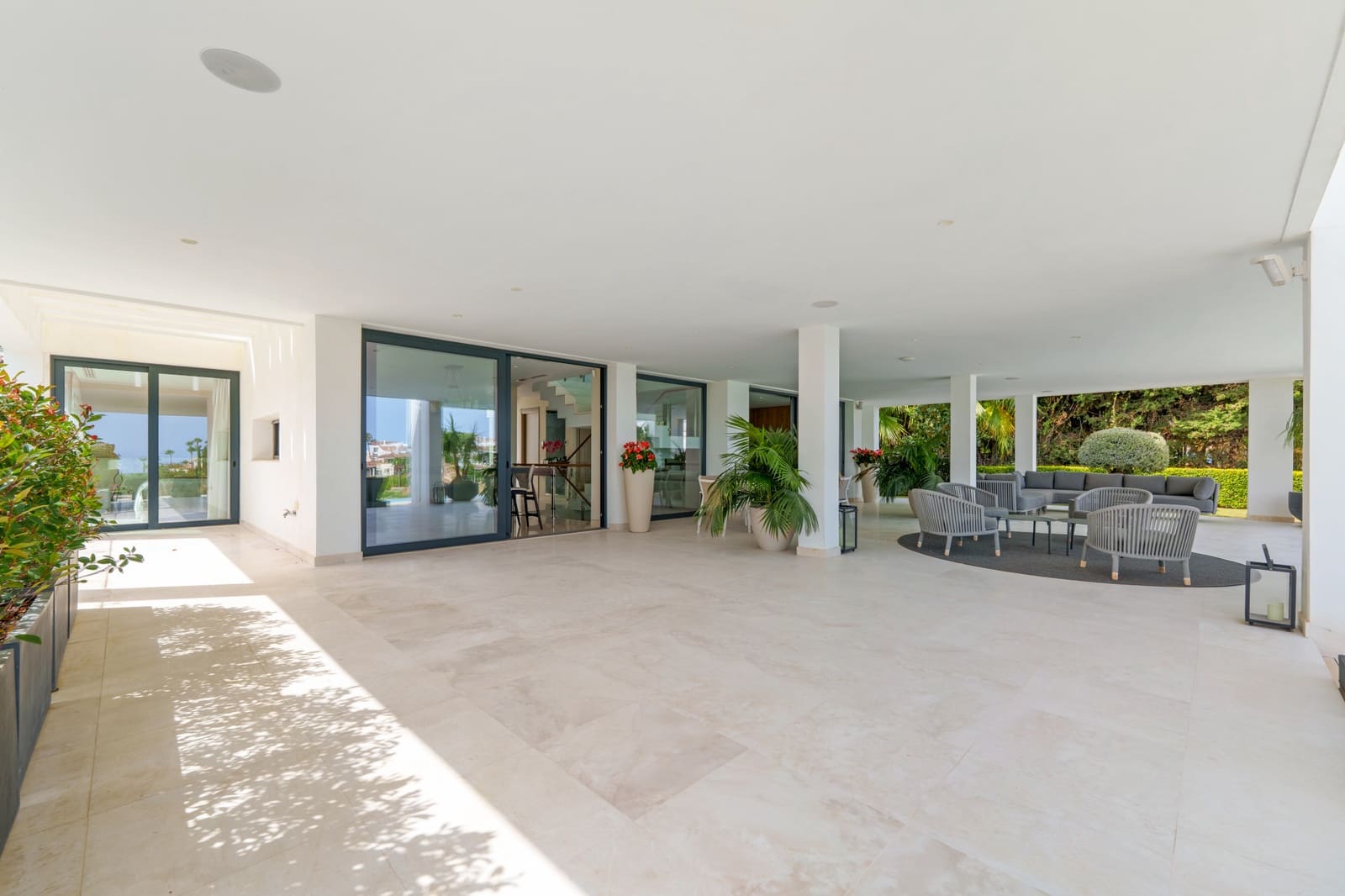 5 chambre Villa/Maison à vendre à Nueva Andalucia avec piscine garage - 4 995 000 € (Ref: 9808063)