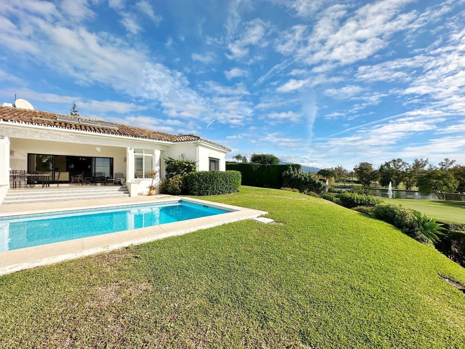 4 quarto Moradia para venda em El Paraiso com piscina garagem - 2 550 000 € (Ref: 9811477)