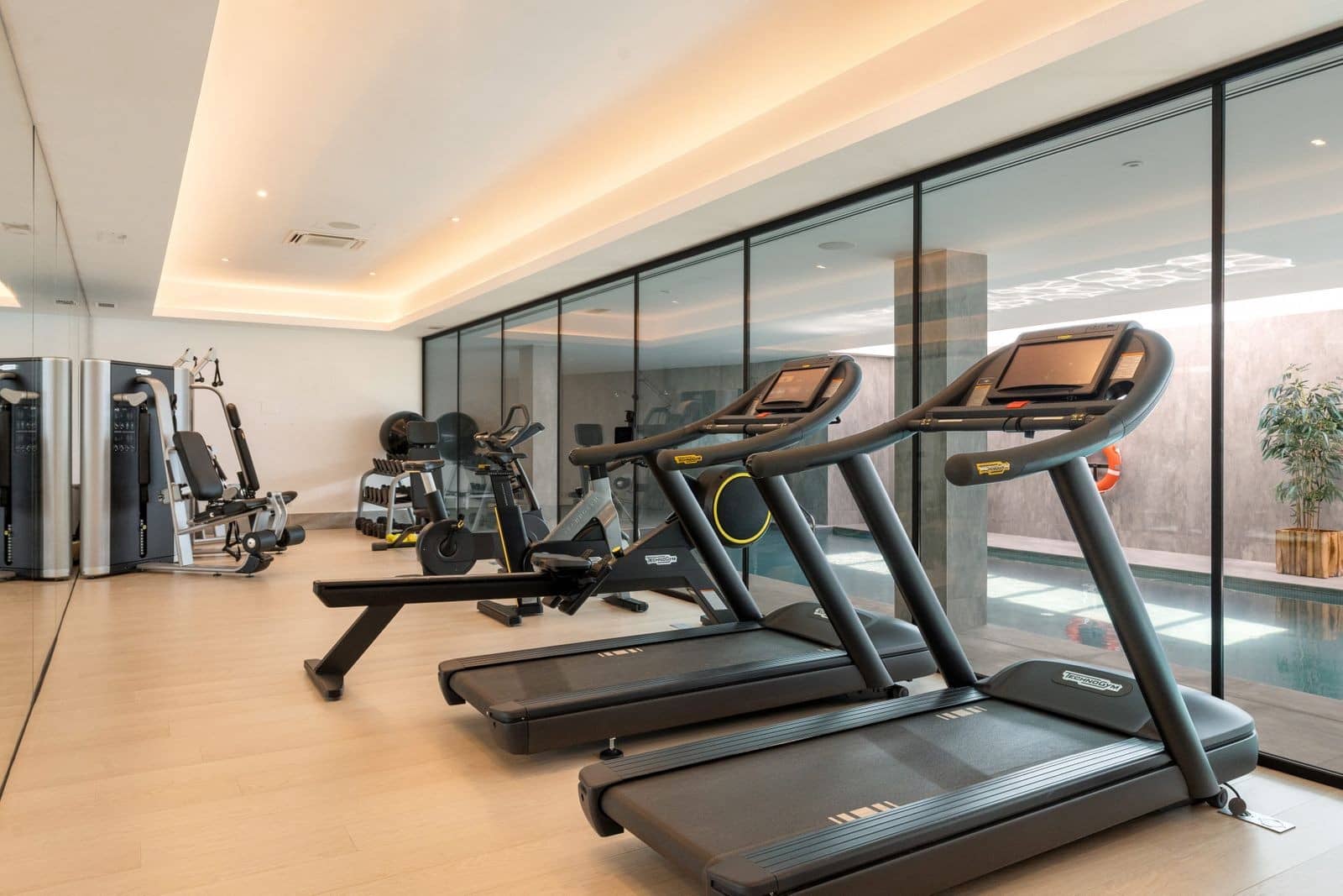 2 bedroom Penthouse for sale in Marbella with pool garage - € 1,420,000 (Ref: 9811480)
