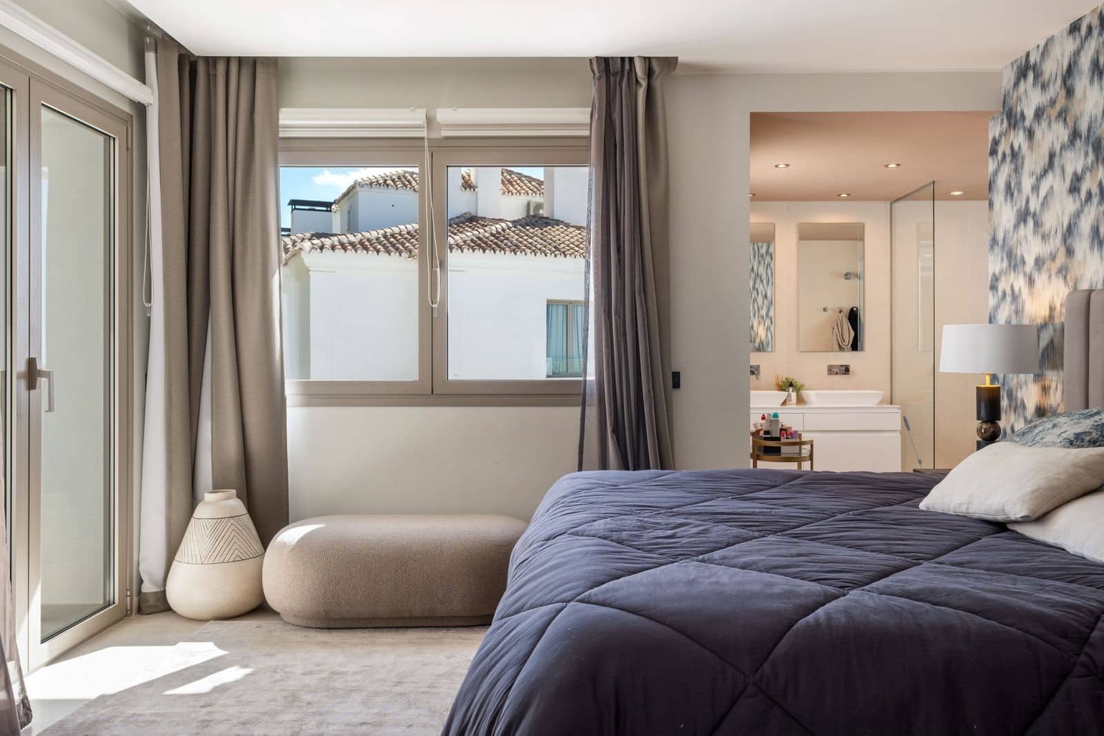 2 bedroom Penthouse for sale in Marbella with pool garage - € 1,420,000 (Ref: 9811480)