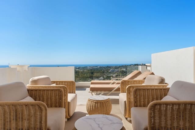 2 bedroom Penthouse for sale in Marbella with pool garage - € 1,420,000 (Ref: 9811480)