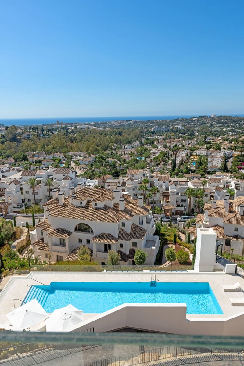 2 bedroom Penthouse for sale in Marbella with pool garage - € 1,420,000 (Ref: 9811480)