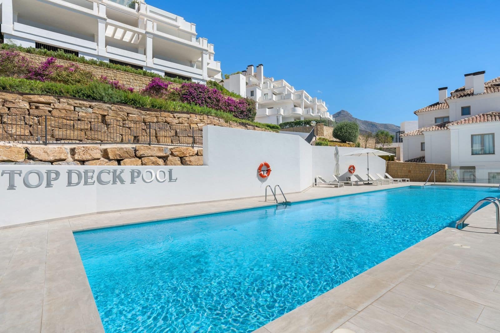 2 bedroom Penthouse for sale in Marbella with pool garage - € 1,420,000 (Ref: 9811480)