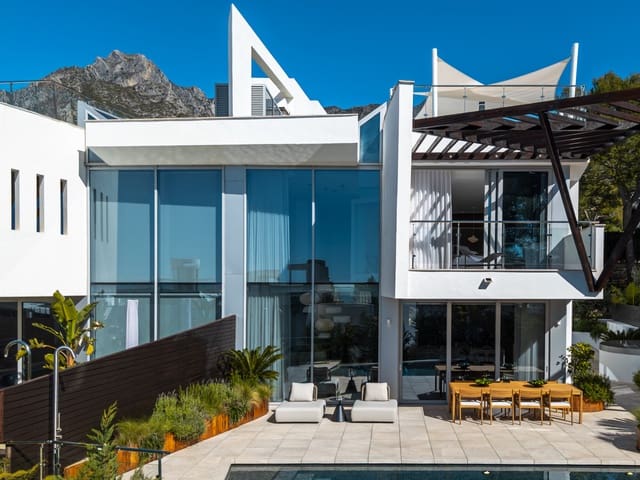 4 soverom Kjedet enebolig til salgs i Marbella med svømmebasseng garasje - € 3 950 000 (Ref: 9811483)