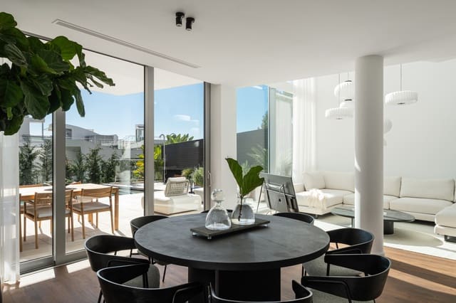 4 soverom Kjedet enebolig til salgs i Marbella med svømmebasseng garasje - € 3 950 000 (Ref: 9811483)