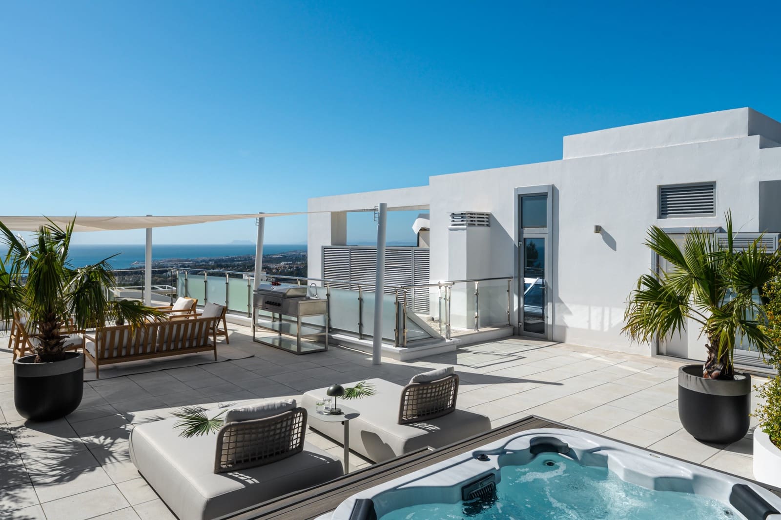 4 soverom Kjedet enebolig til salgs i Marbella med svømmebasseng garasje - € 3 950 000 (Ref: 9811483)