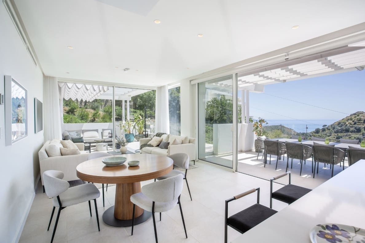 3 bedroom Penthouse for sale in Ojen with pool garage - € 1,499,000 (Ref: 9811484)