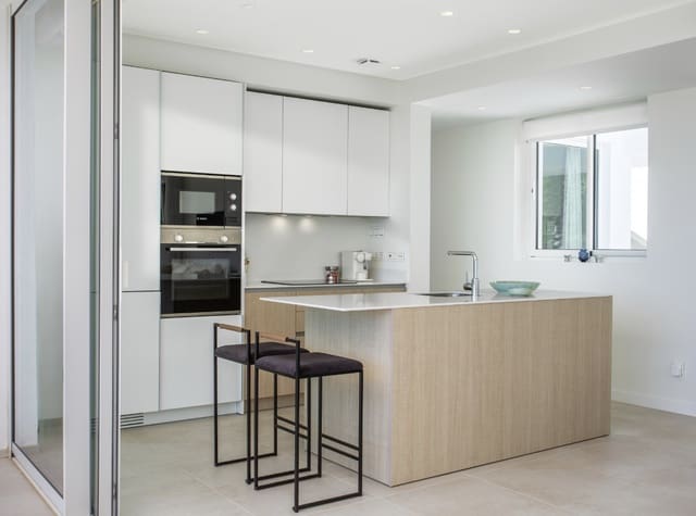 3 quarto Penthouse para venda em Ojen com piscina garagem - 1 499 000 € (Ref: 9811484)