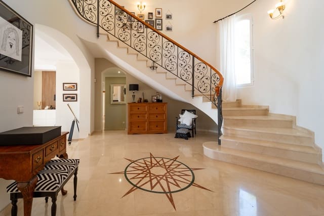 4 sovrum Villa till salu i Mijas med pool garage - 1 500 000 € (Ref: 9813283)