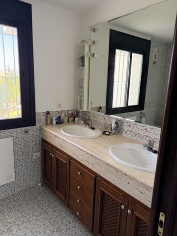 Chalet de 3 habitaciones en Seghers, Estepona en venta con piscina garaje - 995.000 € (Ref: 9815789)
