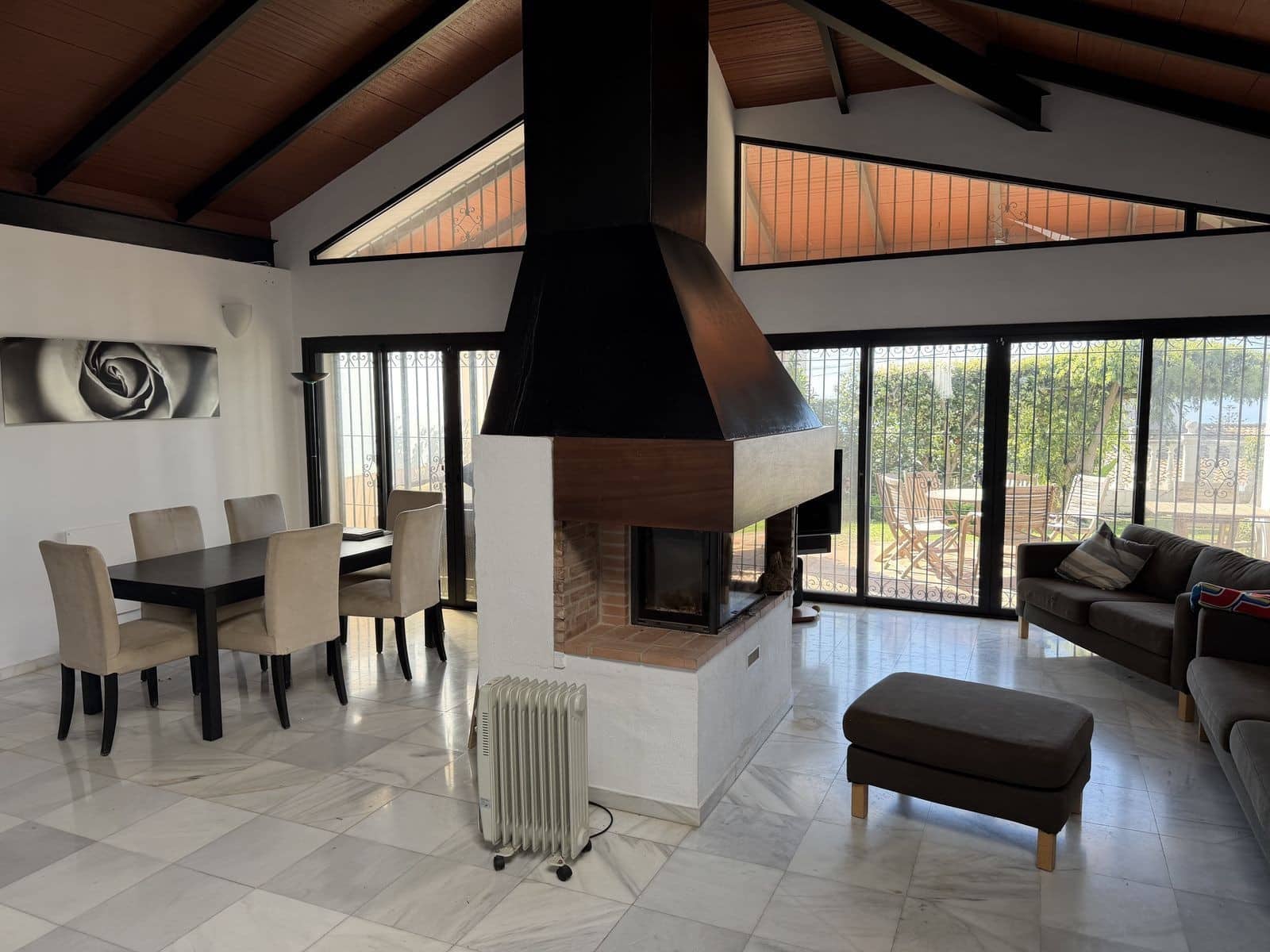 Chalet de 3 habitaciones en Estepona en venta con piscina garaje - 995.000 € (Ref: 9815789)
