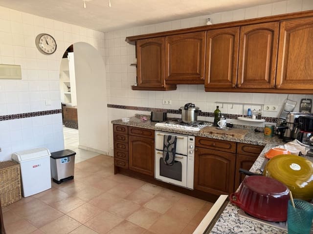 3 sypialnia Willa na sprzedaż w Seghers, Estepona z basenem garażem - 995 000 € (Ref: 9815789)