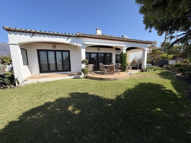 3 sypialnia Willa na sprzedaż w Seghers, Estepona z basenem garażem - 995 000 € (Ref: 9815789)