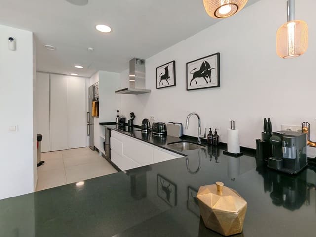 Chalet de 5 habitaciones en Estepona en venta con piscina garaje - 1.450.000 € (Ref: 9817975)
