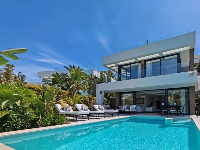 Chalet de 5 habitaciones en Estepona en venta con piscina garaje - 1.450.000 € (Ref: 9817975)