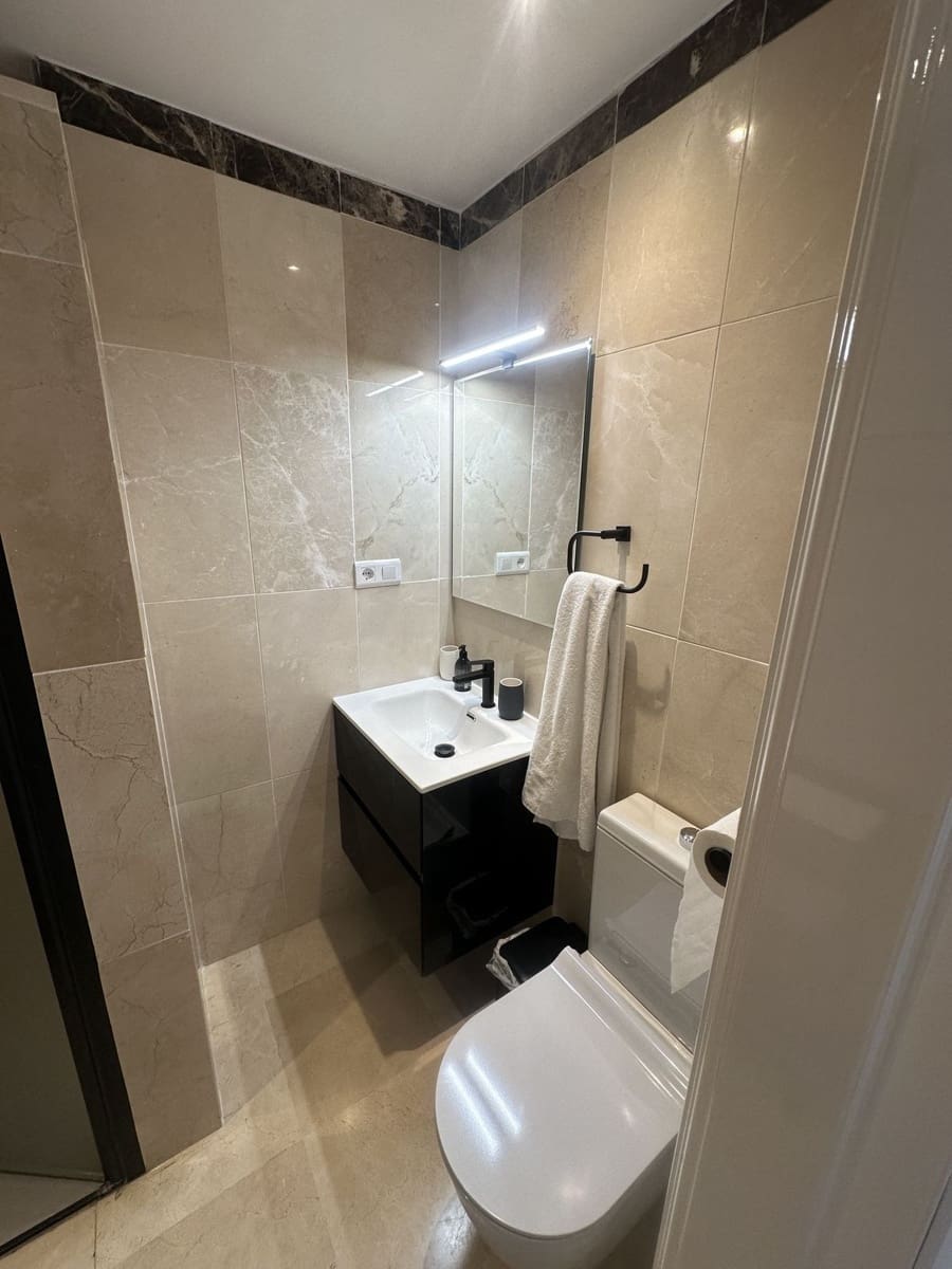 Apartamento de 3 habitaciones en Marbella en venta con piscina garaje - 975.000 € (Ref: 9817976)