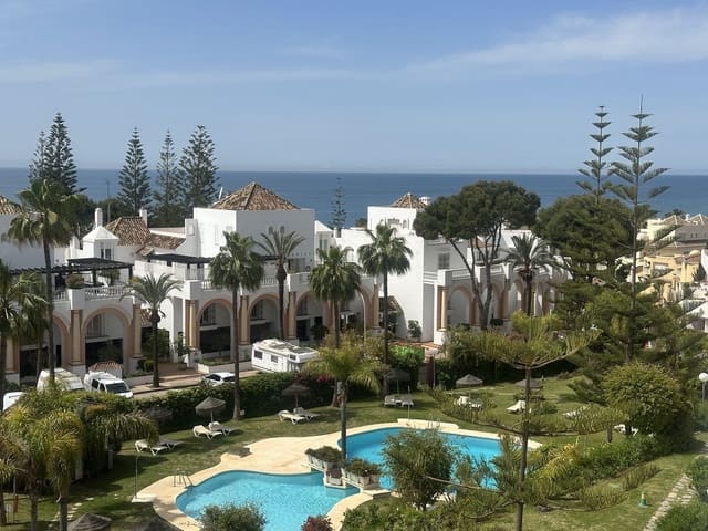 Apartamento de 3 habitaciones en Marbella en venta con piscina garaje - 975.000 € (Ref: 9817976)