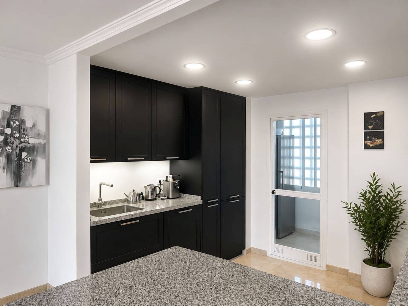 Apartamento de 3 habitaciones en Marbella en venta con piscina garaje - 975.000 € (Ref: 9817976)