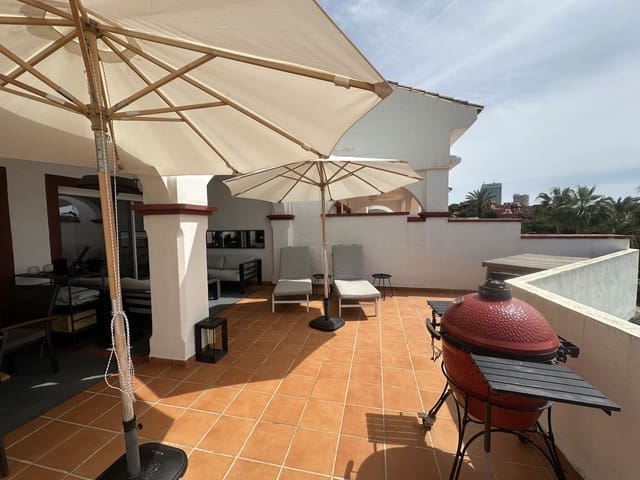 Apartamento de 3 habitaciones en Marbella en venta con piscina garaje - 975.000 € (Ref: 9817976)