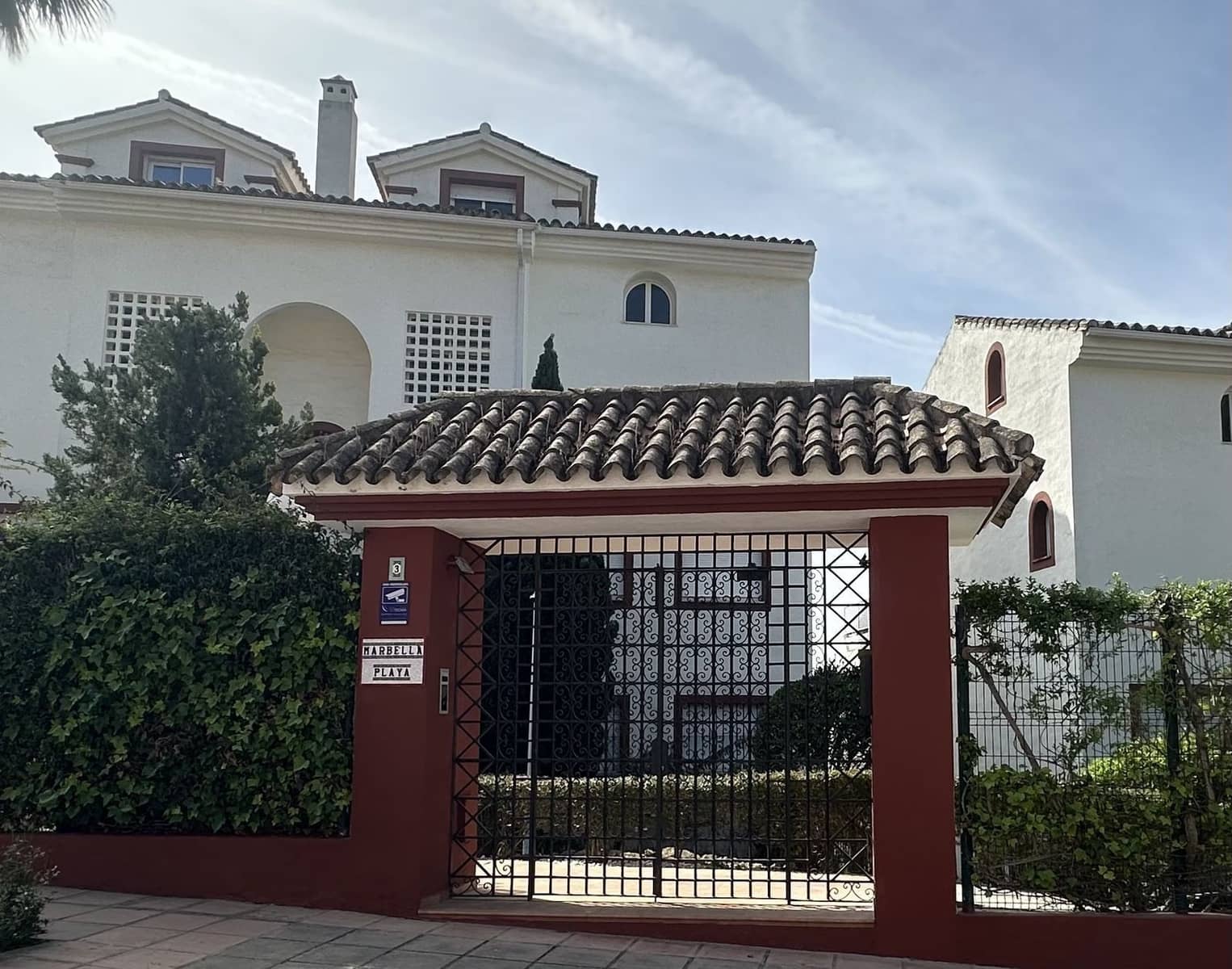 Apartamento de 3 habitaciones en Marbella en venta con piscina garaje - 975.000 € (Ref: 9817976)