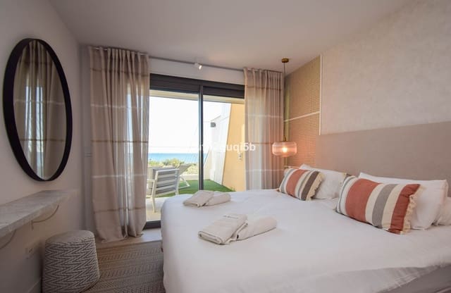 3 soverom Kjedet enebolig til salgs i Mijas Costa, Mijas med svømmebasseng garasje - € 1 295 000 (Ref: 9820314)
