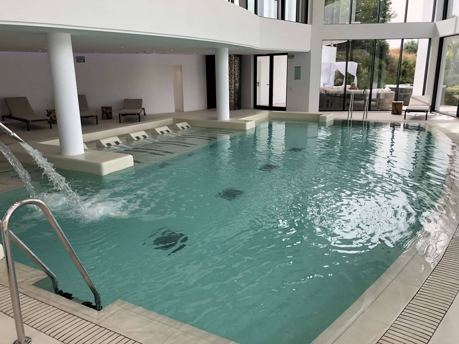 2 bedroom Apartment for sale in Ojen with pool garage - € 745,000 (Ref: 9822494)