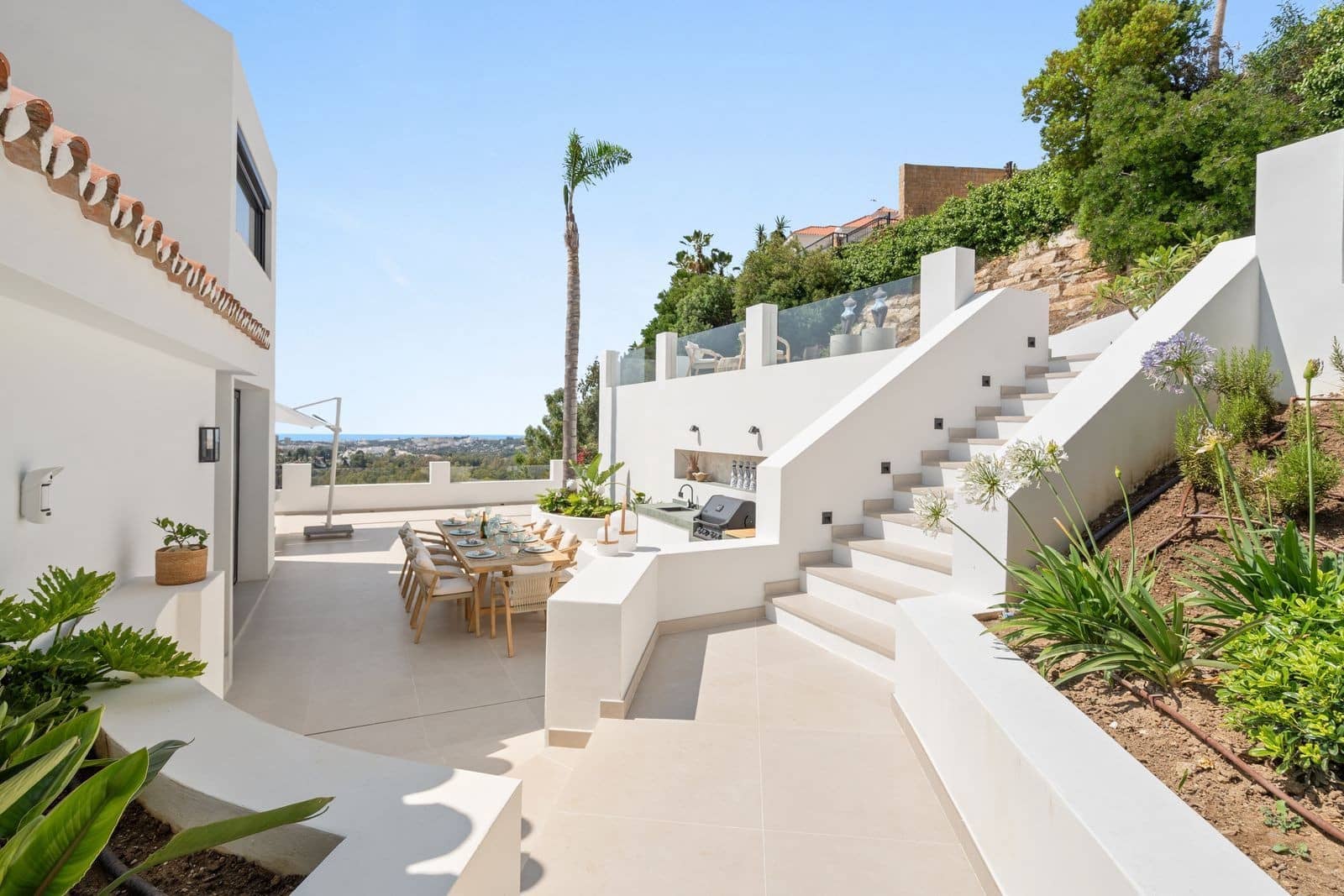 5 bedroom Villa for sale in Nueva Andalucia with pool garage - € 4,950,000 (Ref: 9822495)