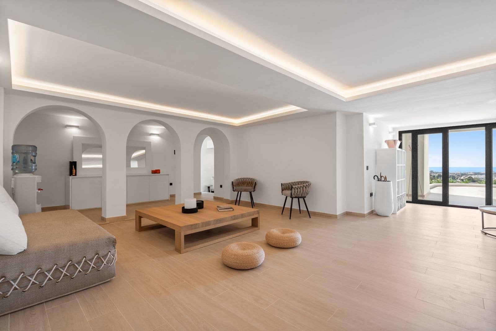 5 bedroom Villa for sale in Nueva Andalucia with pool garage - € 4,950,000 (Ref: 9822495)