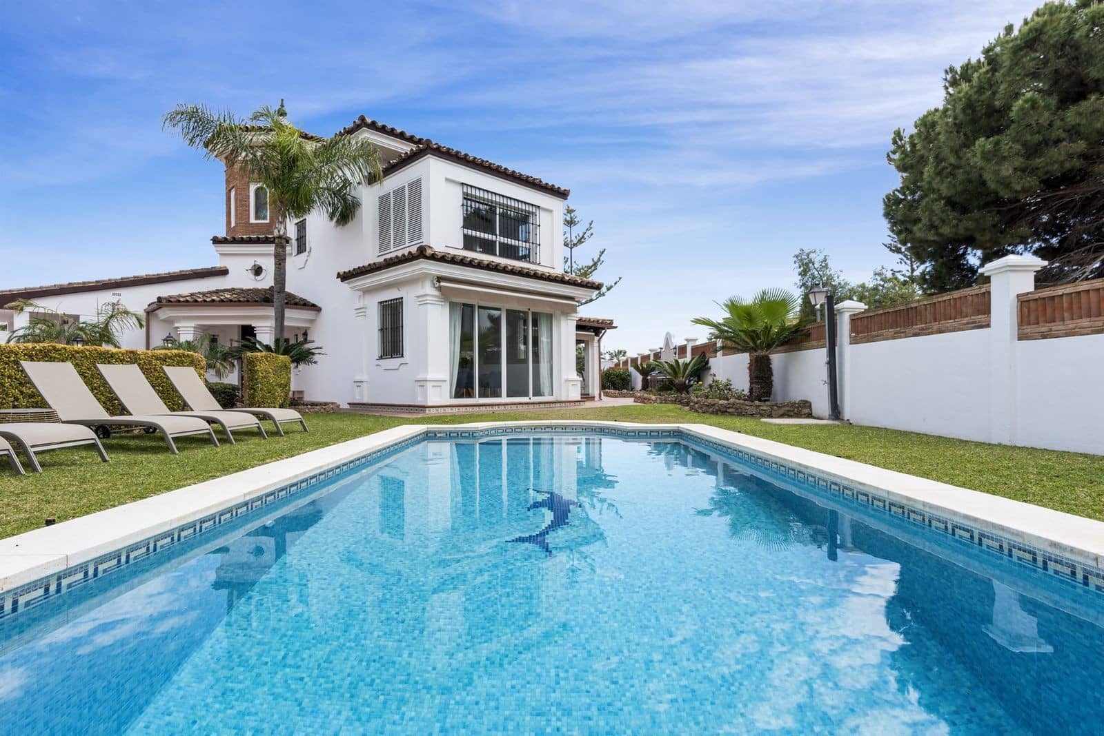 5 soverom Villa til salgs i Marbella med svømmebasseng garasje - € 2 195 000 (Ref: 9824942)