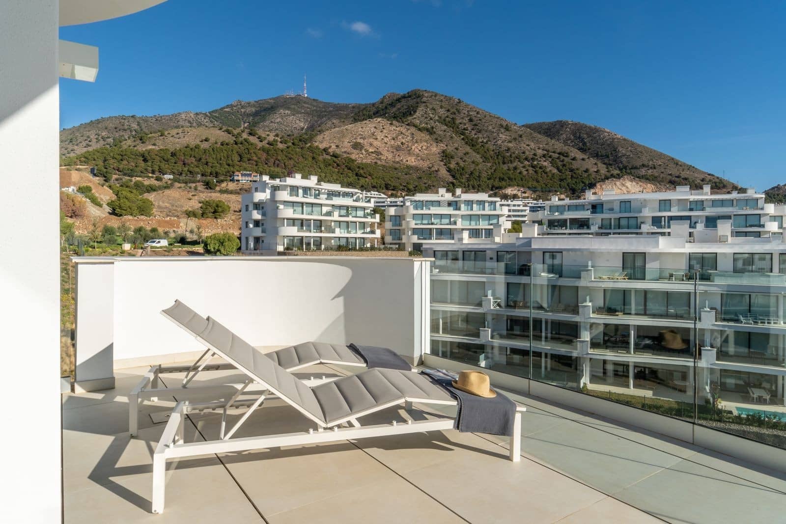 3 slaapkamer Penthouse te koop in Fuengirola met zwembad garage - € 1.199.000 (Ref: 9824943)