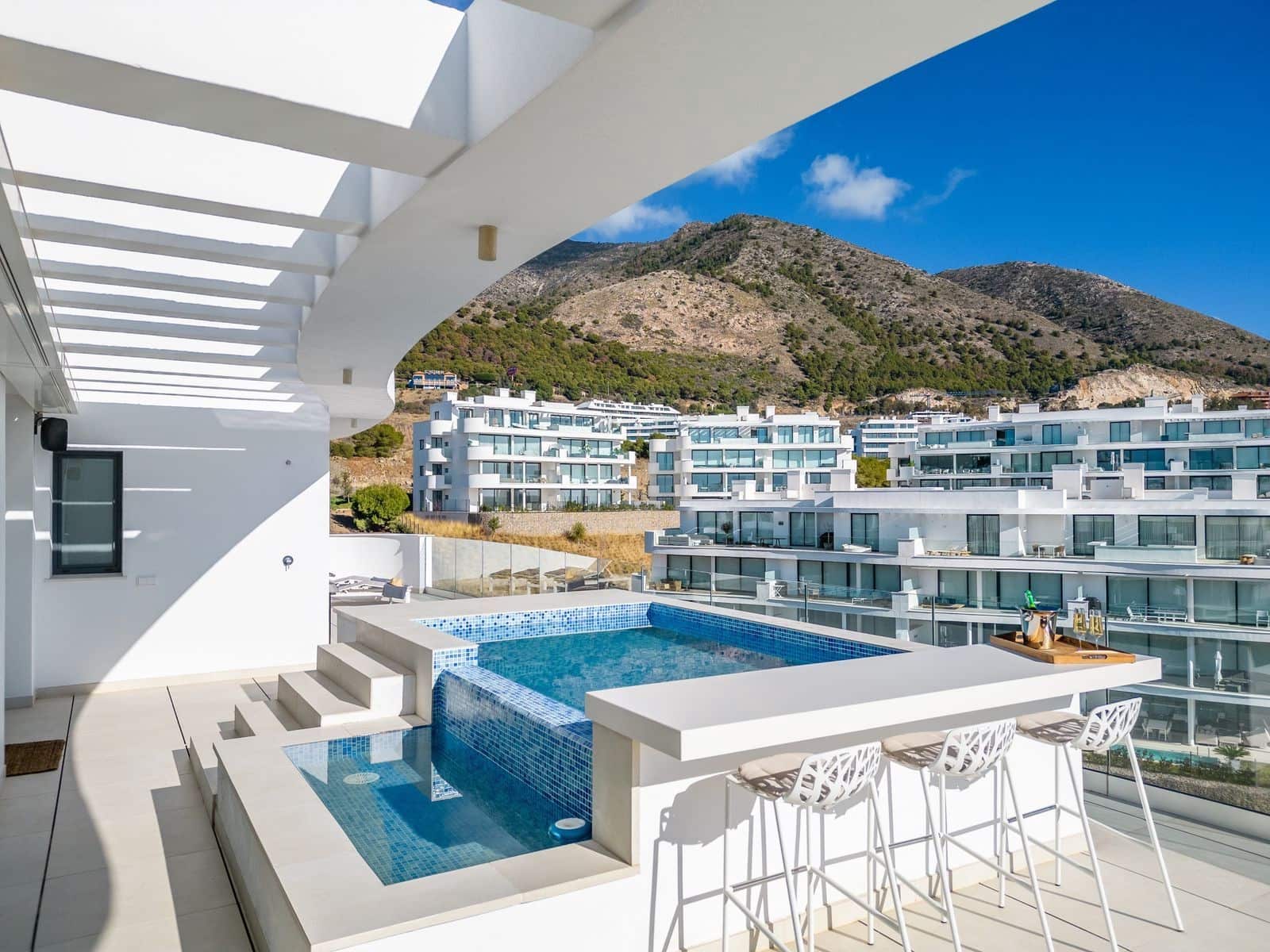 3 slaapkamer Penthouse te koop in Fuengirola met zwembad garage - € 1.199.000 (Ref: 9824943)