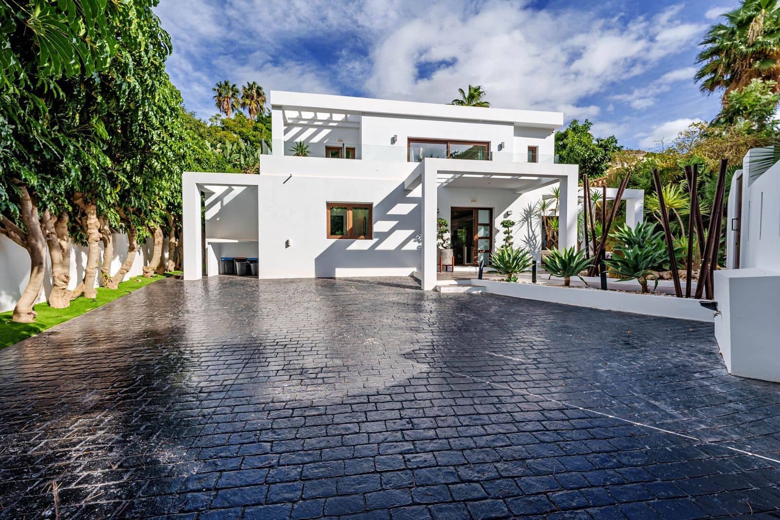 5 makuuhuone Huvila myytävänä paikassa Marbella mukana uima-altaan 
autotalli - 2 490 000 € (Ref: 9824944)