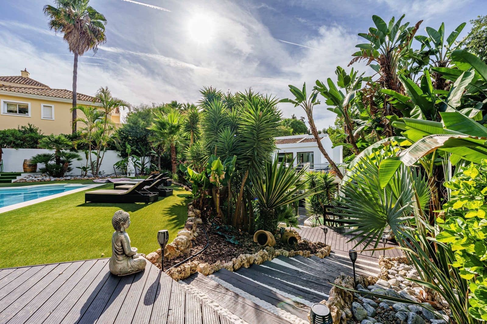 5 makuuhuone Huvila myytävänä paikassa Marbella mukana uima-altaan 
autotalli - 2 490 000 € (Ref: 9824944)