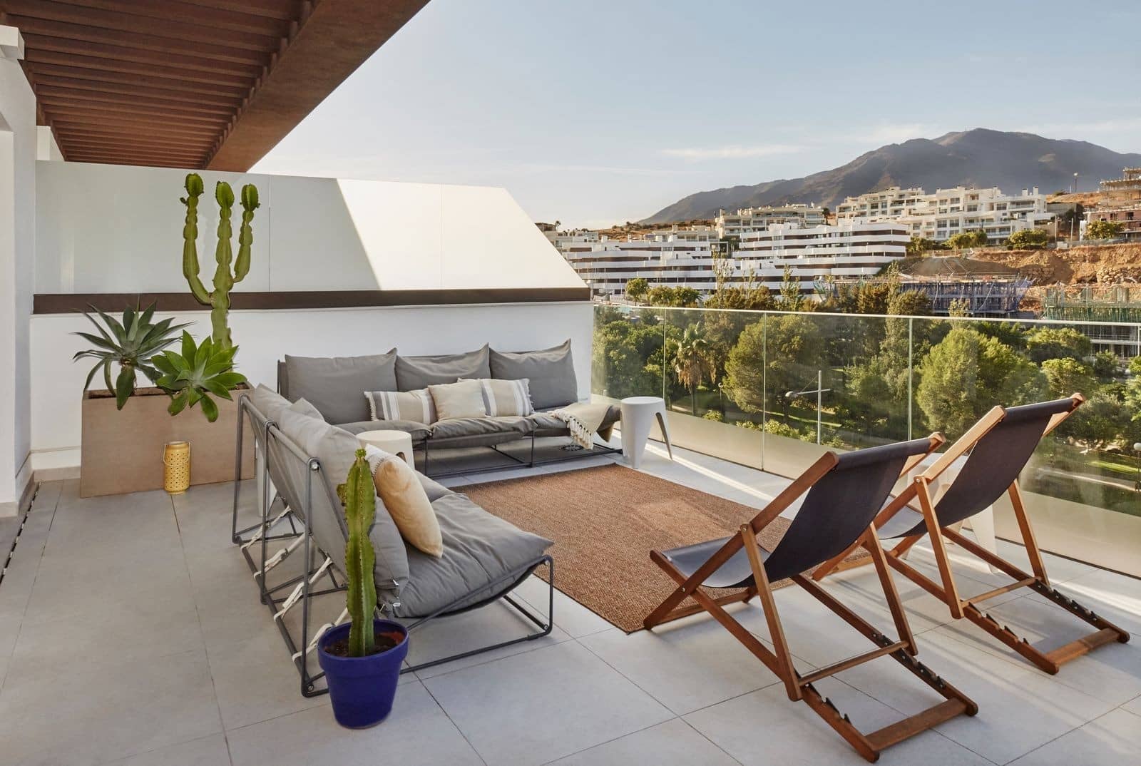 3 bedroom Apartment for sale in Estepona with pool garage - € 735,000 (Ref: 9824945)