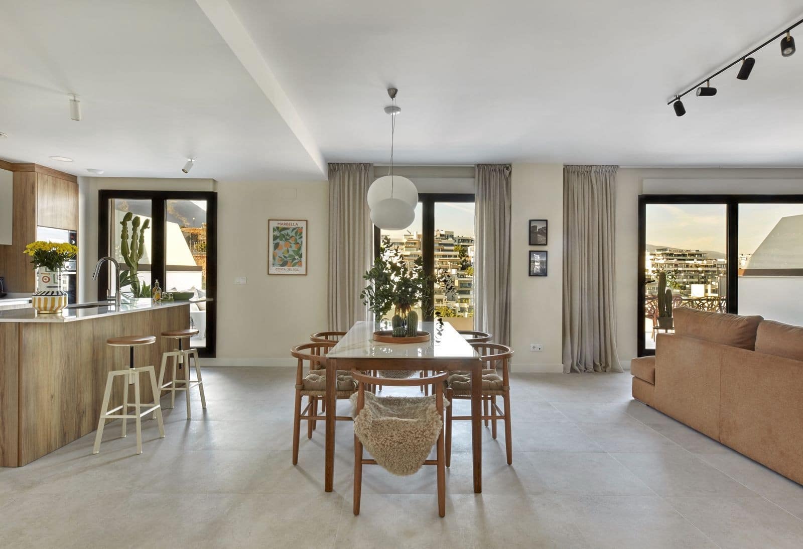 3 bedroom Apartment for sale in Estepona with pool garage - € 735,000 (Ref: 9824945)