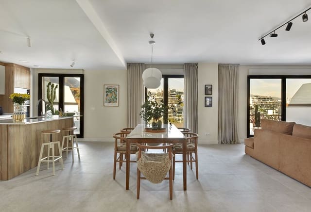 3 chambre Appartement à vendre à Estepona avec piscine garage - 735 000 € (Ref: 9824945)