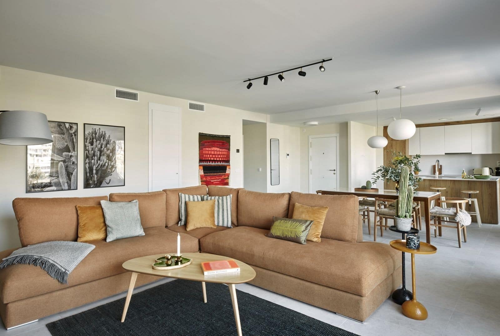 3 bedroom Apartment for sale in Estepona with pool garage - € 735,000 (Ref: 9824945)